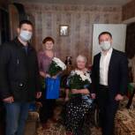 Тюменские единороссы поздравили ветеранов войны и трудового фронта с Днем пожилого человека