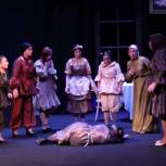 В Табасаранском театре состоялся показ спектакля «Восемь женщин» при поддержке проекта «ЕР»