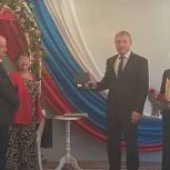 «Единая Россия» поздравила семью Мясниковых с получением медали «За любовь и верность»