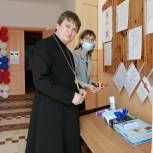 Священнослужитель села Труновского пригласил всех жителей на выборы