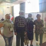 В Симферопольском районе избирателя поздравили с 80-летием
