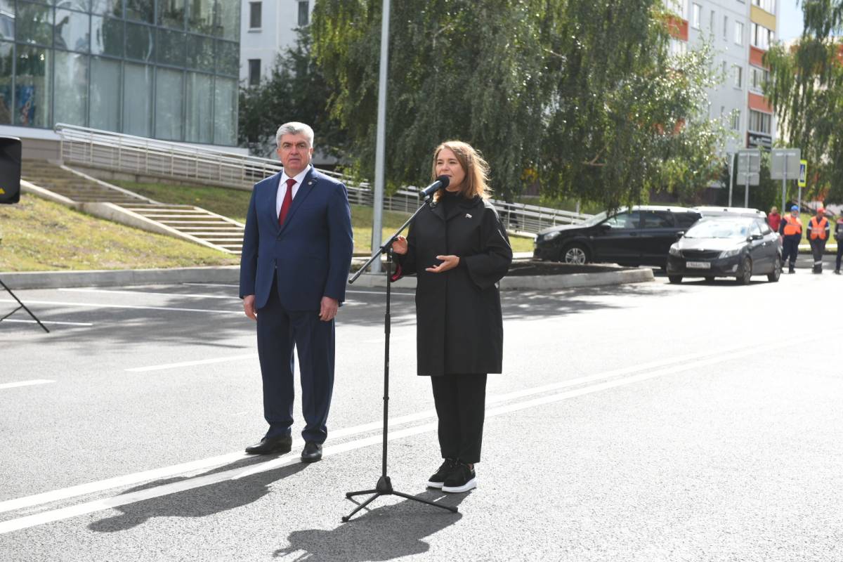 В Набережных Челнах открыли отремонтированный участок дороги на улице  Шамиля Усманова