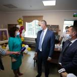 Денис Паслер посетил обновленную детскую школу искусств Медногорска