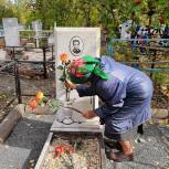 В Копейске привели в порядок могилу ветерана