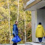 Активисты первички поздравили пациентов госпиталя для ветеранов войн с наступающим праздником