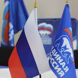 Виктор Медведчук поздравил Дмитрия Медведева с уверенной и заслуженной победой «Единой России» на выборах