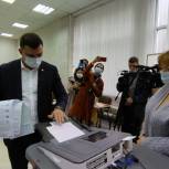 Участие в голосовании принял заместитель губернатора Юрий Князев