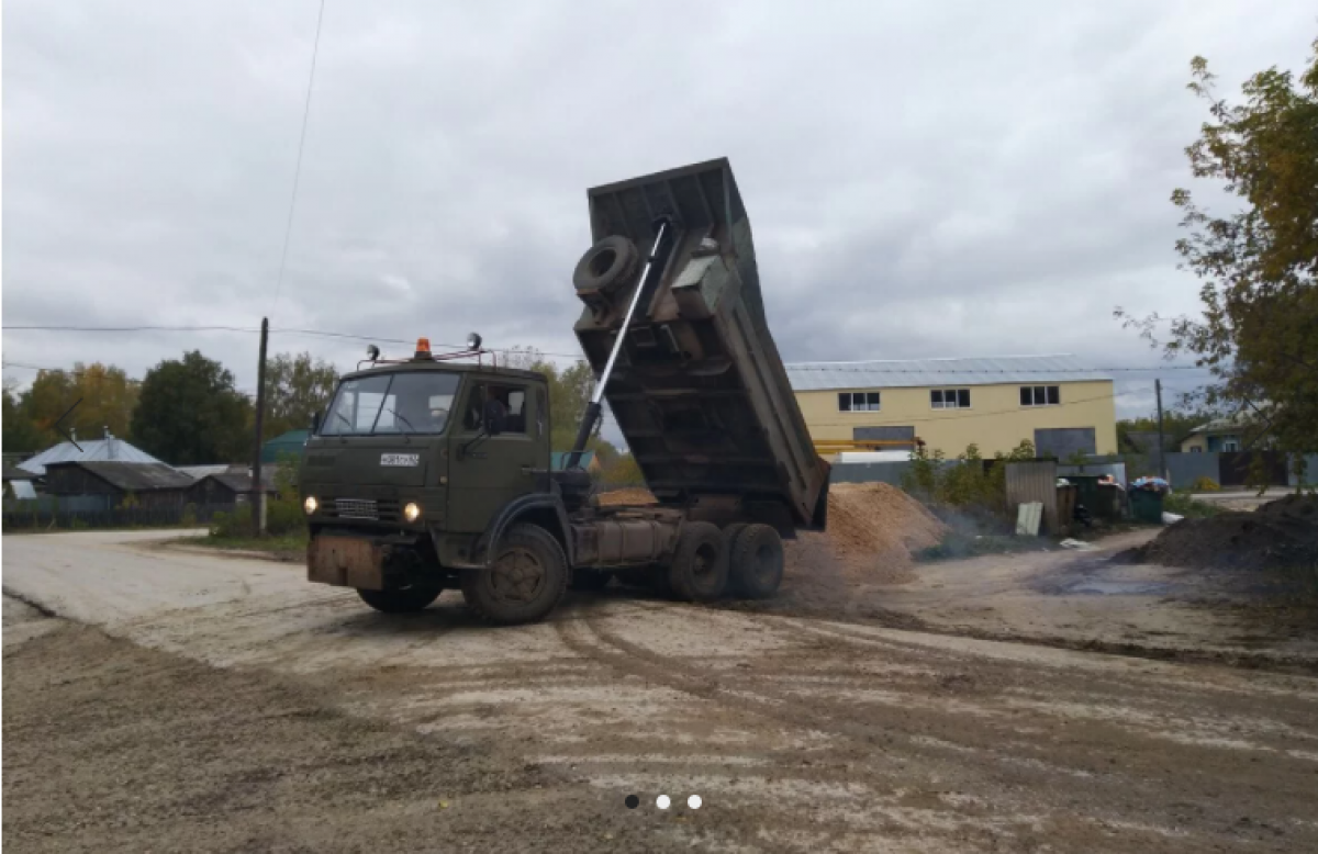 В районном поселке Кадом ремонтируют тротуары