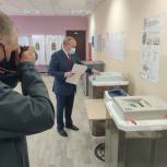 Владимир Чащин  проголосовал на избирательном участке, расположенном в Красноярском городском Доме культуры