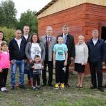 Единороссы помогли многодетной семье из Черемшанки с развитием личного подсобного хозяйства