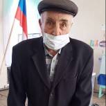 81-летний герой соцтруда самостоятельно пришел на избирательный участок