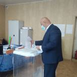 Секретарь Конышевского местного отделения партии принял участие в голосовании