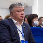 «Под руководством Евгения Люлина Законодательное собрание было признано одним из лучших региональных парламентов в стране», - Артем Кавинов