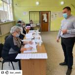 Молодые кореновские депутаты голосуют за федеральных коллег