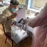 95-летний участник Великой Отечественной войны принял участие в голосовании