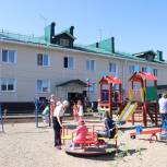 Детский комплекс установили в деревне Карлук Иркутского района в рамках партпроекта «Городская среда»