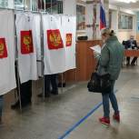 Главы регионов и депутаты принимают участие в выборах в первый день голосования