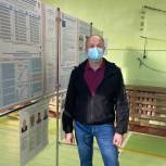 Роман Пономарев проголосовал на избирательном участке в Мурманске