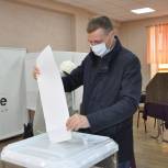 Депутаты Копейского парламента в числе первых на избирательных участках делают свой выбор