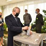 Премьер-министр Башкирии проголосовал на своем участке