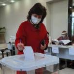 Елена Лошакова проголосовала на одном из избирательных участков города Калуги