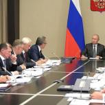Владимир Путин: Многие решения по развитию страны и укреплению социальной сферы были инициированы «Единой Россией»