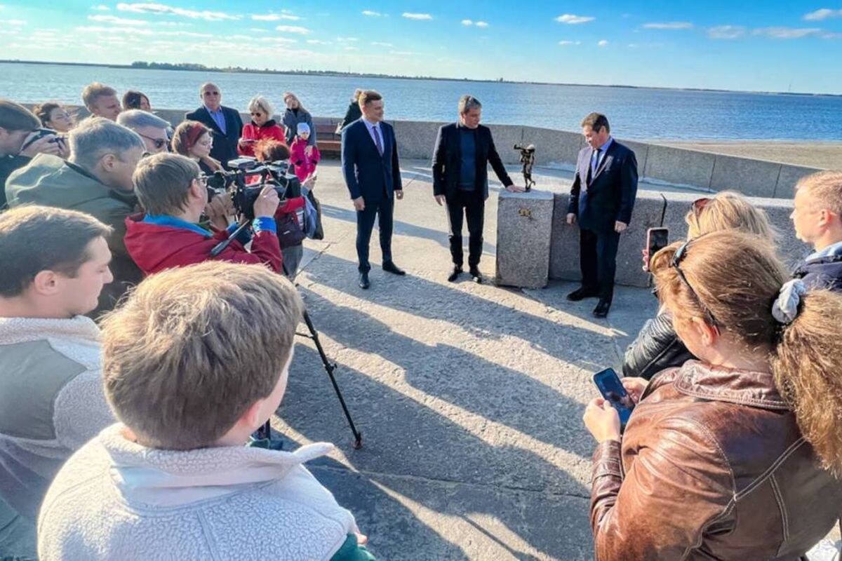 Утро поморья архангельск сегодняшний. Кудесники Хранители севера Архангельск. Хранителя севера Архангельск. Северное Поморье. Кудесники в Архангельске на набережной.