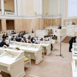 Депутаты «Единой России» в Петербурге добиваются права постояльцев интернатов на сопровождение при госпитализации