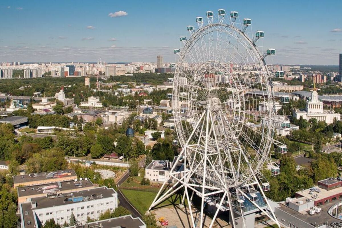 На ВДНХ открылось крупнейшее в Европе колесо обозрения «Солнце Москвы»