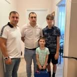 Люберцкие единороссы помогли подготовиться к 1 сентября семье из Мариуполя