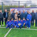Партийцы открыли спортивную площадку в Верх-Исетском районе