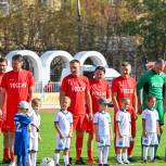 Гала-матчем с легендами отечественного футбола отметили 115 лет городской команде в Новороссийске