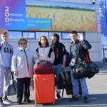 В Омскую область прибыли дети-сироты, проживавшие в ЛДНР