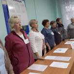 Голосование началось с прослушивания гимна Российской Федерации