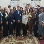 В Шахтах депутат ЗС Ирина Жукова провела со школьниками урок парламентаризма