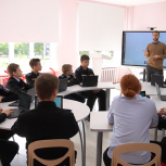 Депутаты «Единой России» выступают за финансирование кадетских классов в школах