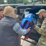 «Единая Россия» передала медикаменты и наборы для первоклассников в районы Херсонской области