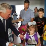 «Единая Россия» в Волгоградской области подарила детям из Донбасса билеты в цирк