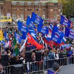 В Иркутске на митинг в поддержку референдумов в ДЛНР, Запорожской и Херсонской областях собралось более 12 тысяч человек