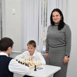 Елецкие единороссы помогли оборудовать классы для занятий шахматами