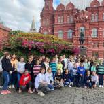 Школьники из ДНР, проживающие в Курске, посетили Государственный Кремлевский Дворец