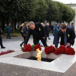 «Единая Россия» в Санкт-Петербурге почтила память защитников Ленинграда