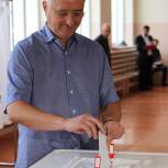 Депутат Госдумы Зураб Макиев проголосовал во Владикавказе