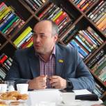 Депутат Госсовета Владимир Лидерман встретился с родными чувашских добровольцев