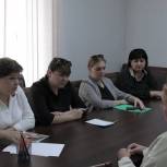 В приемной «Единой России» в Кизляре прошел приём граждан по вопросам пенсионного и социального обеспечения