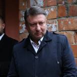 Олег Лавричев провел встречу с жильцами дома 33а по ул. Тимирязева после их обращения в приемную партии