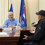 В Дагестане депутат «Единой России» помог пенсионерке в проведении офтальмологической операции