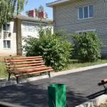 В поcелке Чемерна Клинцовского района ремонтируются дворы и придомовые территории