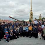 «Хранить традиции российских военных — наша обязанность»: единоросс Александр Тетердинко поздравил петербургских гвардейцев