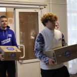 Волонтеры передали более тысячи книг эвакуированным жителям Донбасса